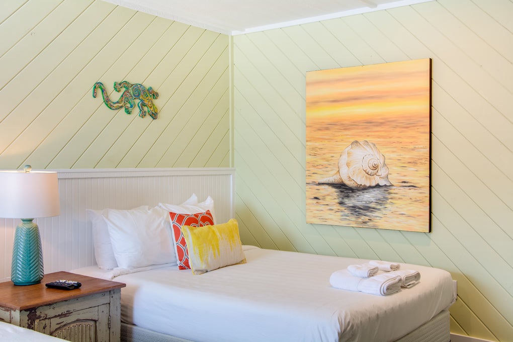 See Sea Motel | Room 17: Tail Rocker